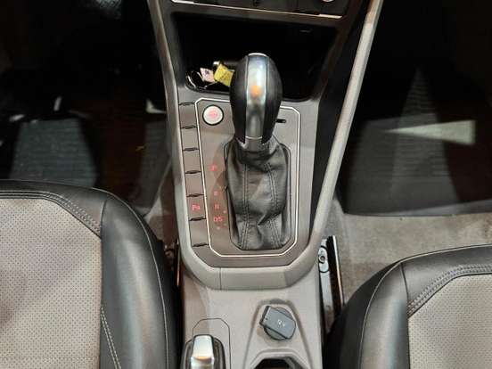 VOLKSWAGEN-VIRTUS-1.0 200 TSI HIGHLINE AUTOMÁTICO VOLKSWAGEN-VIRTUS-2019