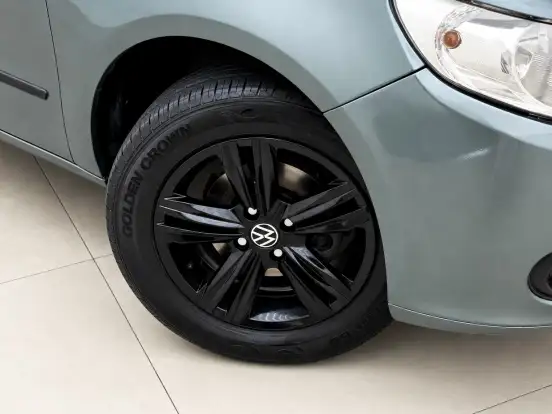 VOLKSWAGEN-VOYAGE-2011