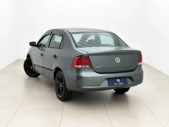 VOLKSWAGEN-VOYAGE-2011