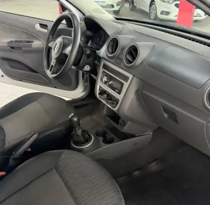 VOLKSWAGEN-VOYAGE-2014