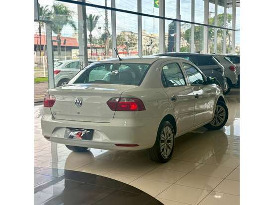 VOLKSWAGEN-VOYAGE-2022