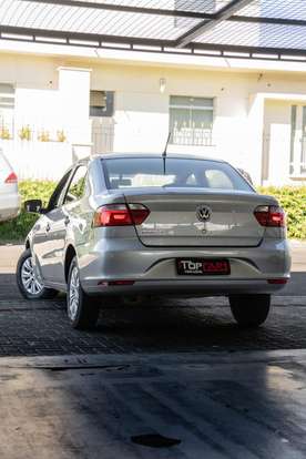 VOLKSWAGEN-VOYAGE-2017