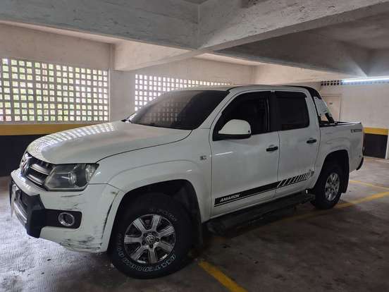 VOLKSWAGEN-AMAROK-2014