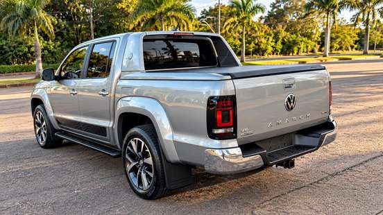 VOLKSWAGEN-AMAROK-2025