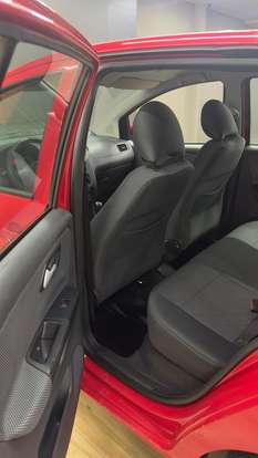 VOLKSWAGEN-FOX-2011