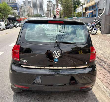 VOLKSWAGEN-FOX-2011