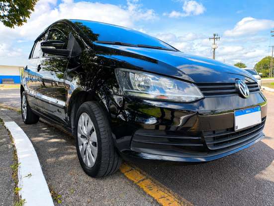 VOLKSWAGEN-FOX-2015