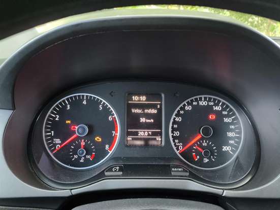 VOLKSWAGEN-FOX-2015
