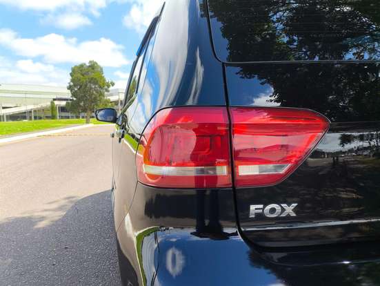 VOLKSWAGEN-FOX-2015