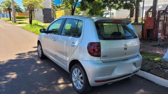 VOLKSWAGEN-FOX-2011