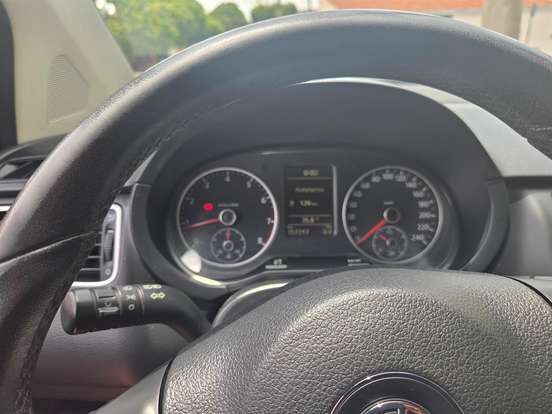 VOLKSWAGEN-FOX-2012