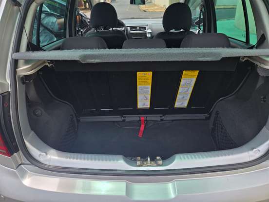 VOLKSWAGEN-FOX-2012