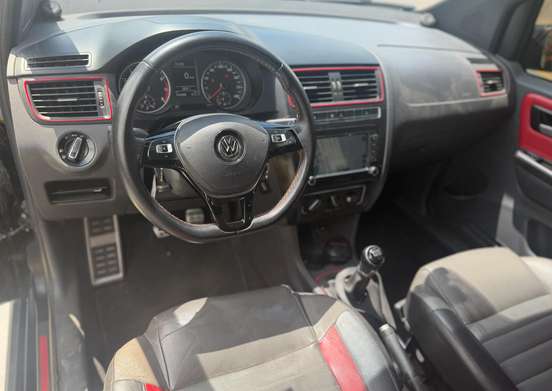 VOLKSWAGEN-FOX-2016