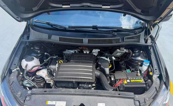 VOLKSWAGEN-FOX-2016