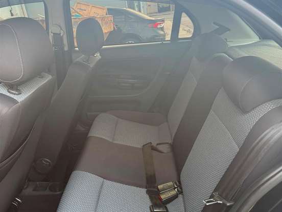 VOLKSWAGEN-GOL-1.6 MI POWER 8V FLEX 4P MANUAL G.V VOLKSWAGEN-GOL-2011