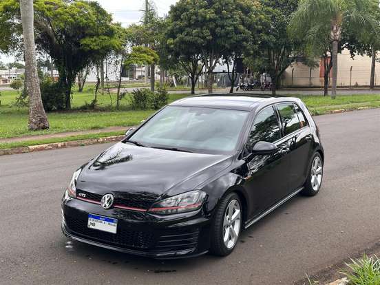 VOLKSWAGEN-GOLF-2017