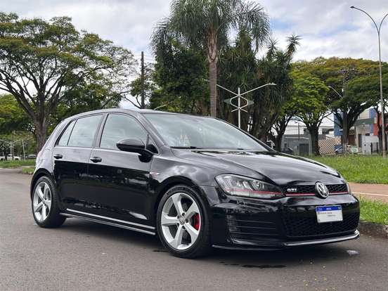 VOLKSWAGEN-GOLF-2017