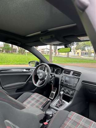 VOLKSWAGEN-GOLF-2017