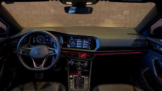 VOLKSWAGEN-JETTA-2024