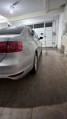 VOLKSWAGEN-JETTA-2013