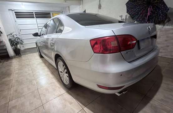 VOLKSWAGEN-JETTA-2.0 TSI HIGHLINE 211CV GASOLINA 4P TIPTRONIC VOLKSWAGEN-JETTA-2013