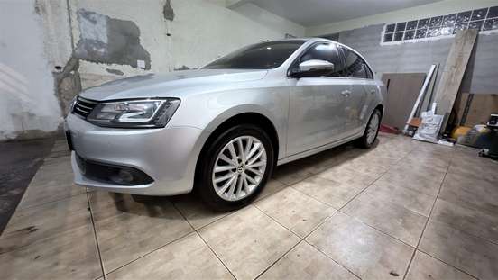 VOLKSWAGEN-JETTA-2.0 TSI HIGHLINE 211CV GASOLINA 4P TIPTRONIC VOLKSWAGEN-JETTA-2013