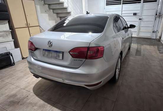 VOLKSWAGEN-JETTA-2.0 TSI HIGHLINE 211CV GASOLINA 4P TIPTRONIC VOLKSWAGEN-JETTA-2013