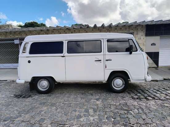 VOLKSWAGEN-KOMBI-1.4 MI STD 8V FLEX 4P MANUAL VOLKSWAGEN-KOMBI-2011
