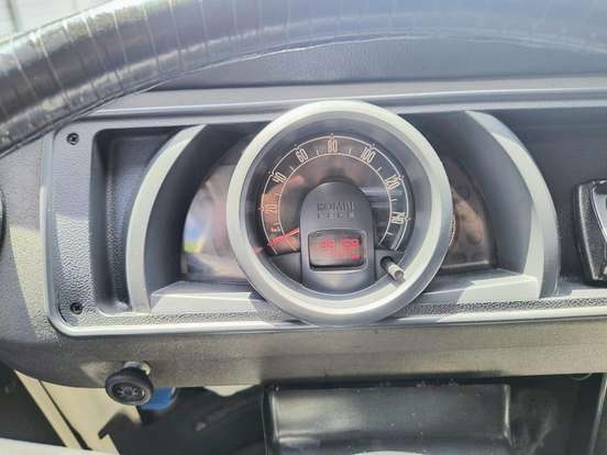 VOLKSWAGEN-KOMBI-2011