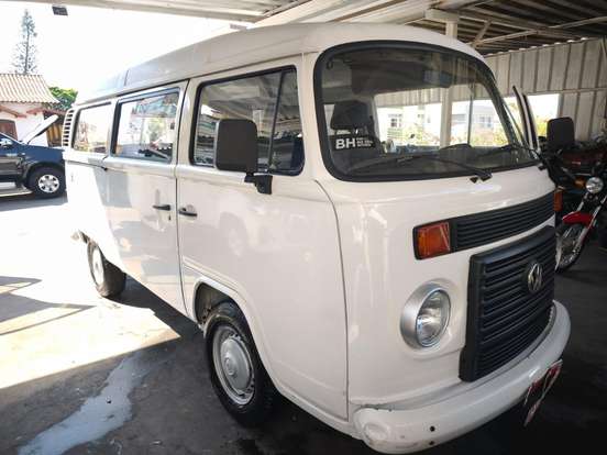 VOLKSWAGEN-KOMBI-2009