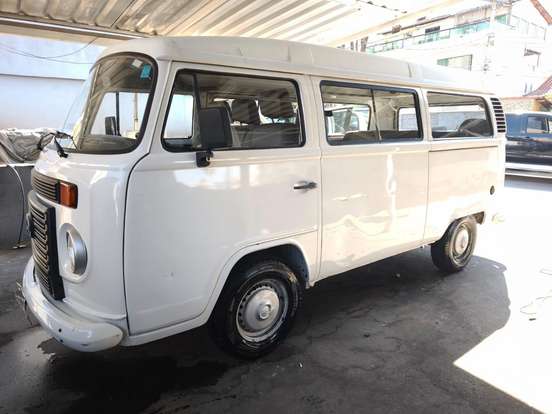 VOLKSWAGEN-KOMBI-2009