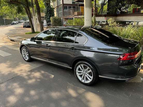 VOLKSWAGEN-PASSAT-2018