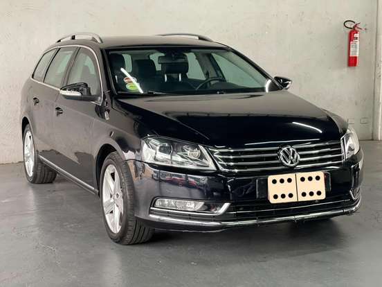 VOLKSWAGEN-PASSAT-2011