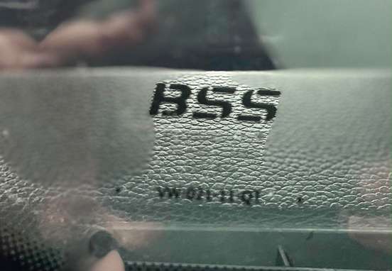 VOLKSWAGEN-PASSAT-2011