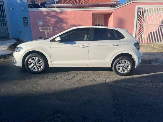 VOLKSWAGEN-POLO-2023