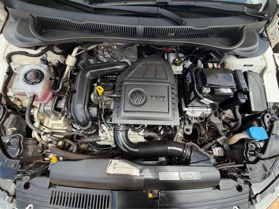 VOLKSWAGEN-POLO-2018