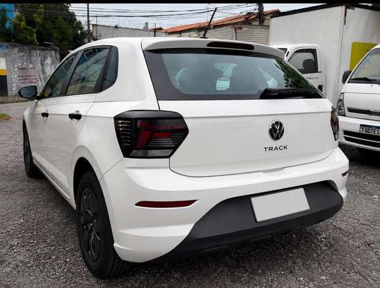 VOLKSWAGEN-POLO-2023