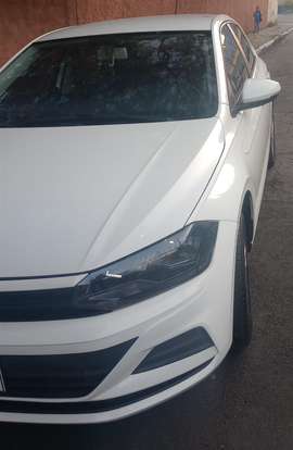 VOLKSWAGEN-POLO-2019