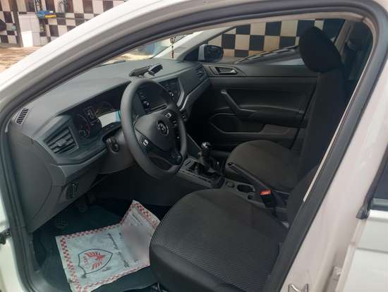 VOLKSWAGEN-POLO-2019