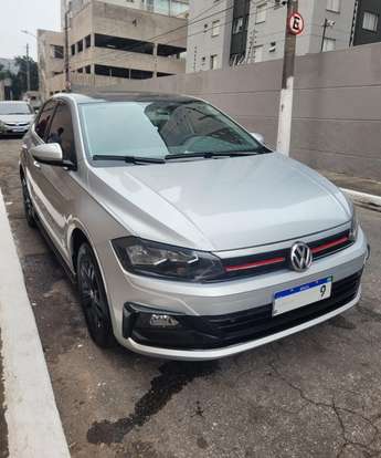 VOLKSWAGEN-POLO-2018