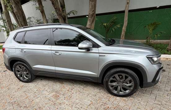 VOLKSWAGEN-TAOS-2022