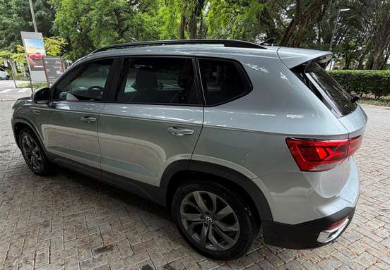 VOLKSWAGEN-TAOS-2022