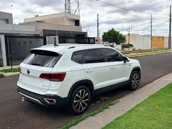 VOLKSWAGEN TAOS 1.4 250 TSI TOTAL FLEX HIGHLINE AUTOMÁTICO