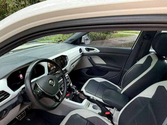 VOLKSWAGEN-T-CROSS-2020