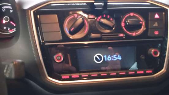 VOLKSWAGEN-UP-2019