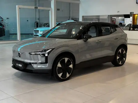 VOLVO-EX30-2026