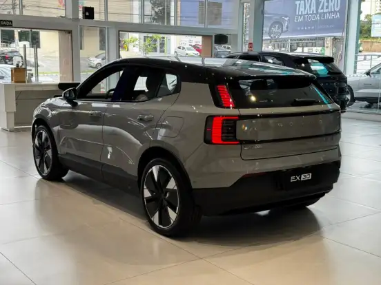 VOLVO-EX30-2026