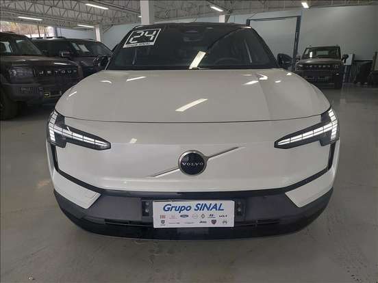 VOLVO-EX30-2024