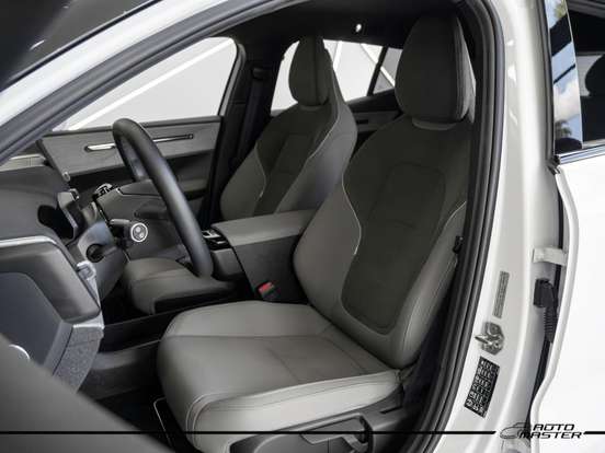 VOLVO-EX30-2024