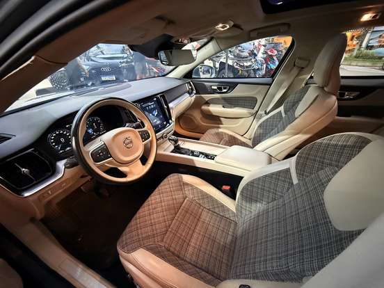 VOLVO-V60-2019